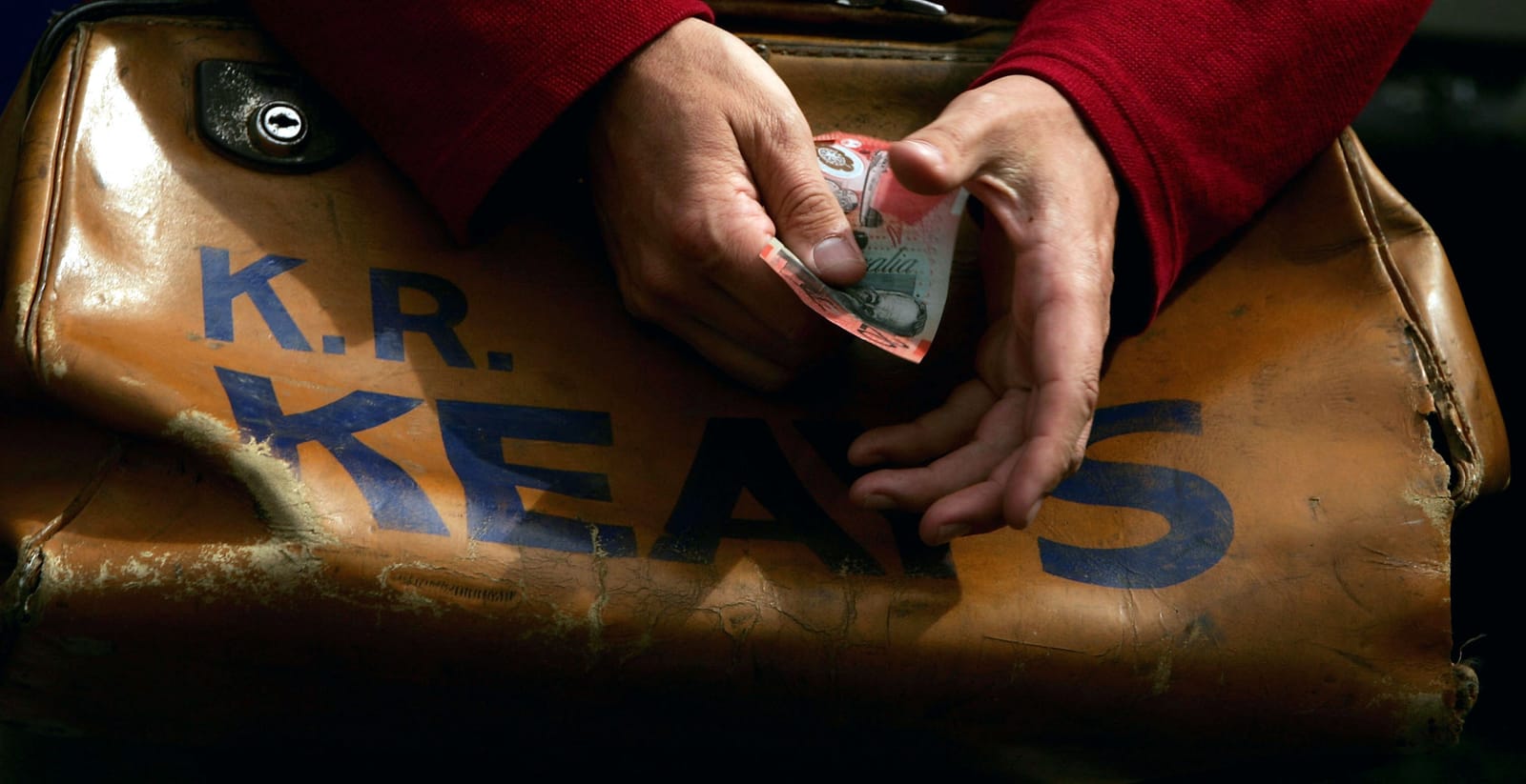 Racing Victoria pushes back on bookies unfairly banning punters