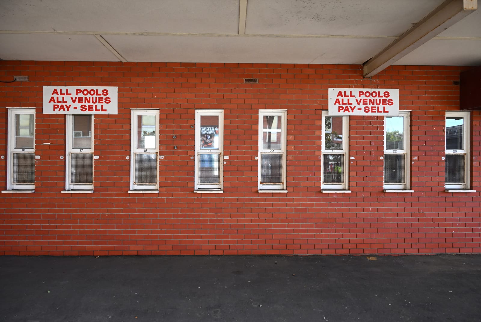 ‘A unique part of the on-track experience’ - Deal done to partially restore on-course tote service in Victoria