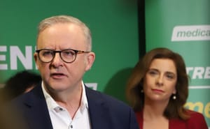 Pressure grows on federal government as talks resume on gambling advertising reform