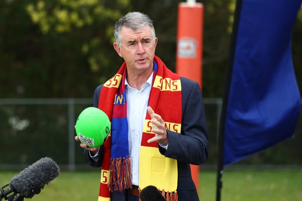 Minister delays release of Queensland Racing Review